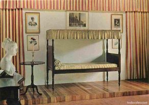 Cartoline: Martinique - Trois Ilets - intérieur du Musée de la Pagerie - Lit d'enfant de l'Impératrice Joséphin